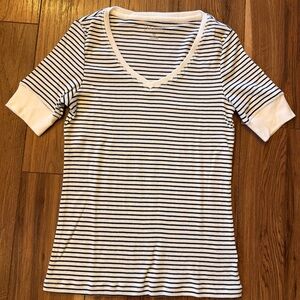 L.L. Bean White V-Neck Short Sleeve Tee with Black Stripes